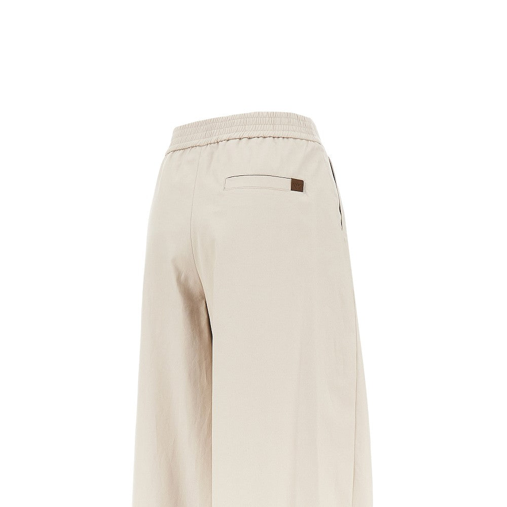 Pantalone ampio in gabardina con pinces