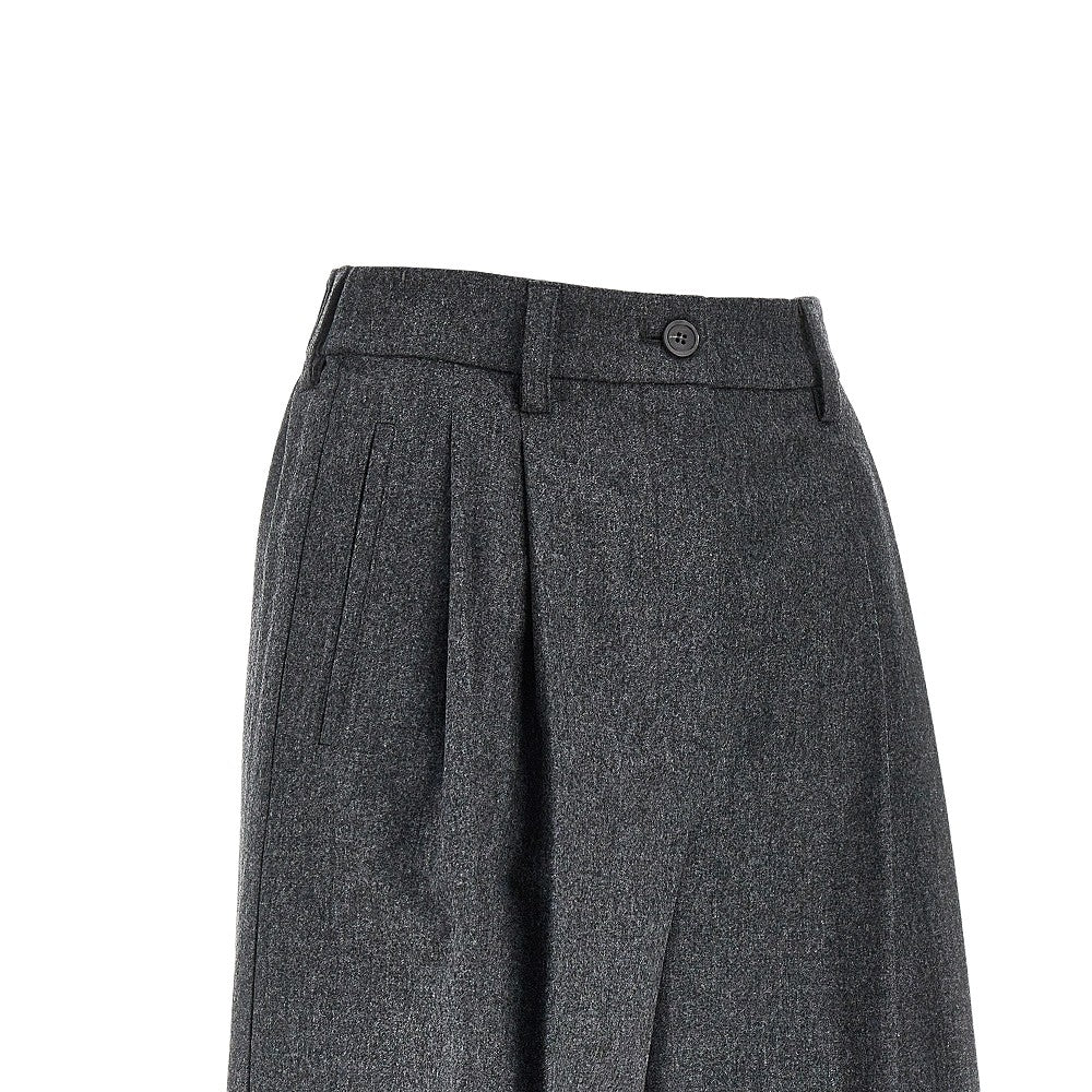 Flannel shorts with darts