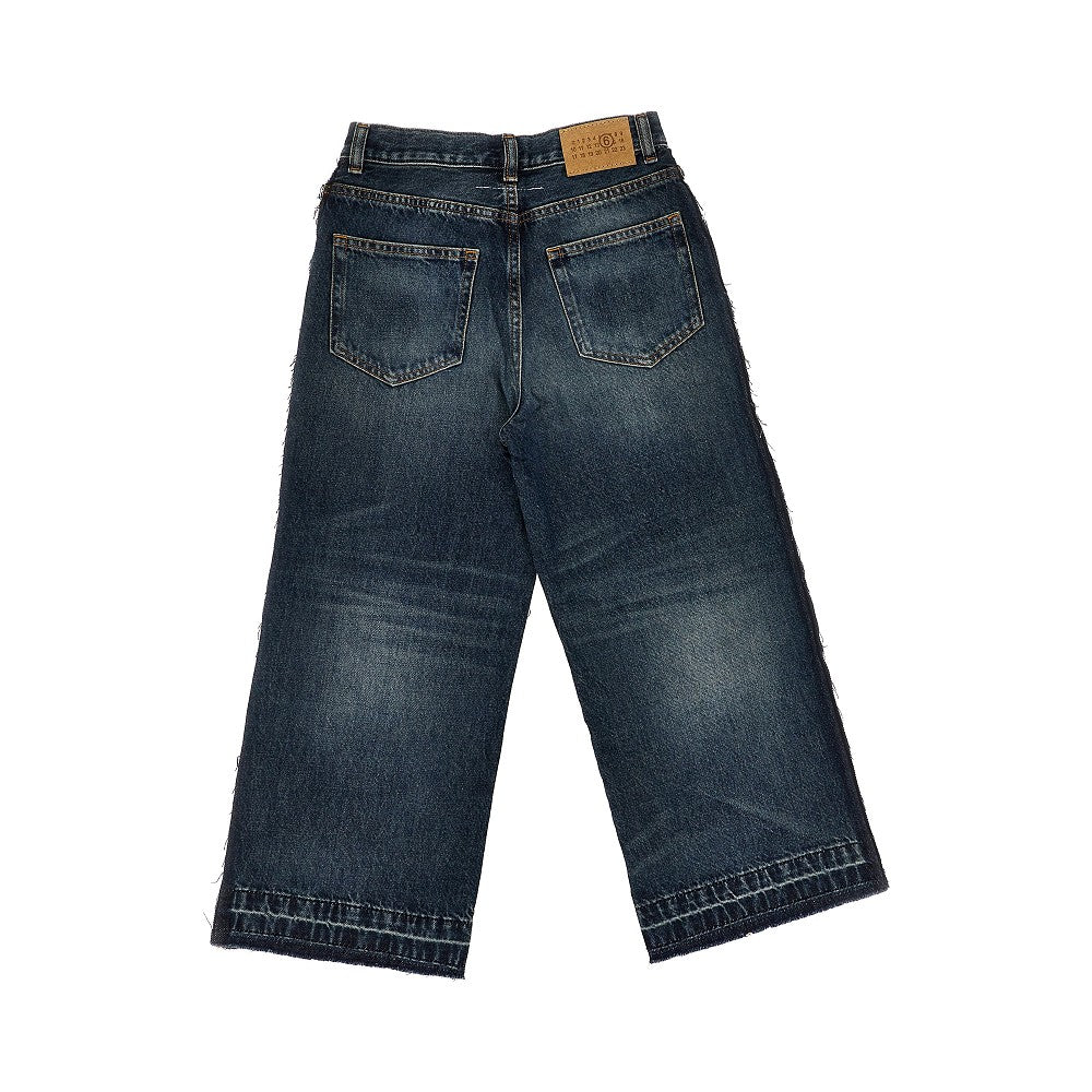 Wide leg jeans with raw-cut edges