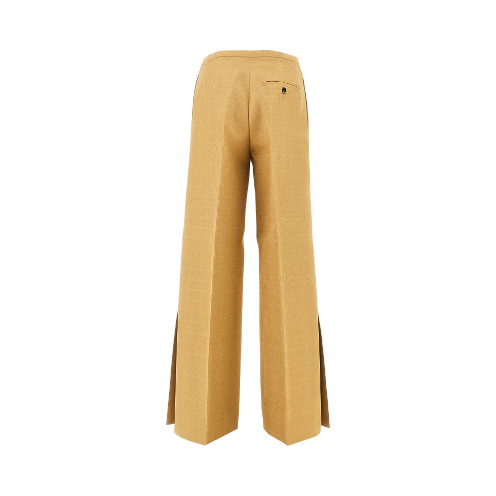 Wide pants with hem slit