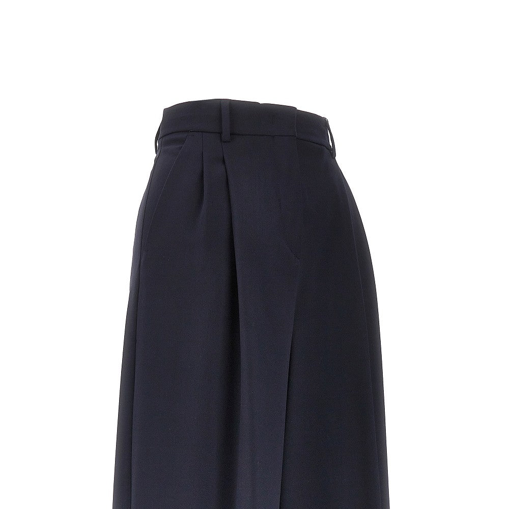 Pantalone ampio con pinces