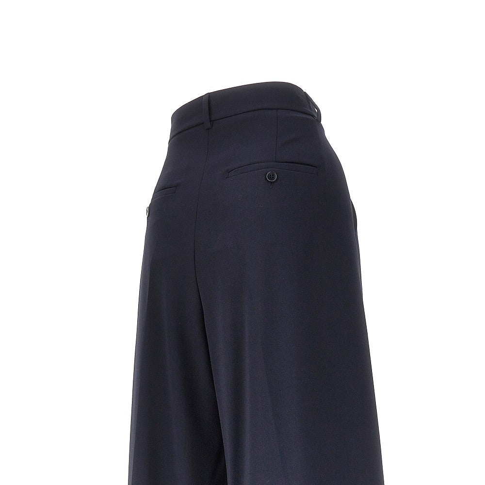 Pantalone ampio con pinces