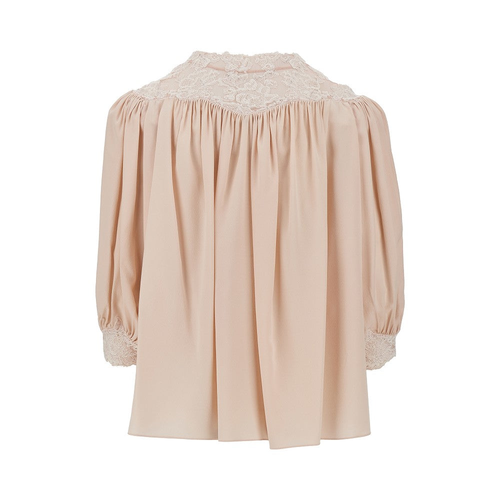Blusa in crêpe de chine e pizzo