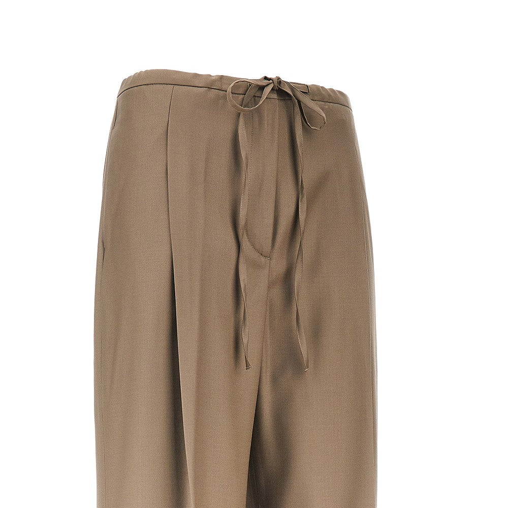 Pantalone in lana con pince