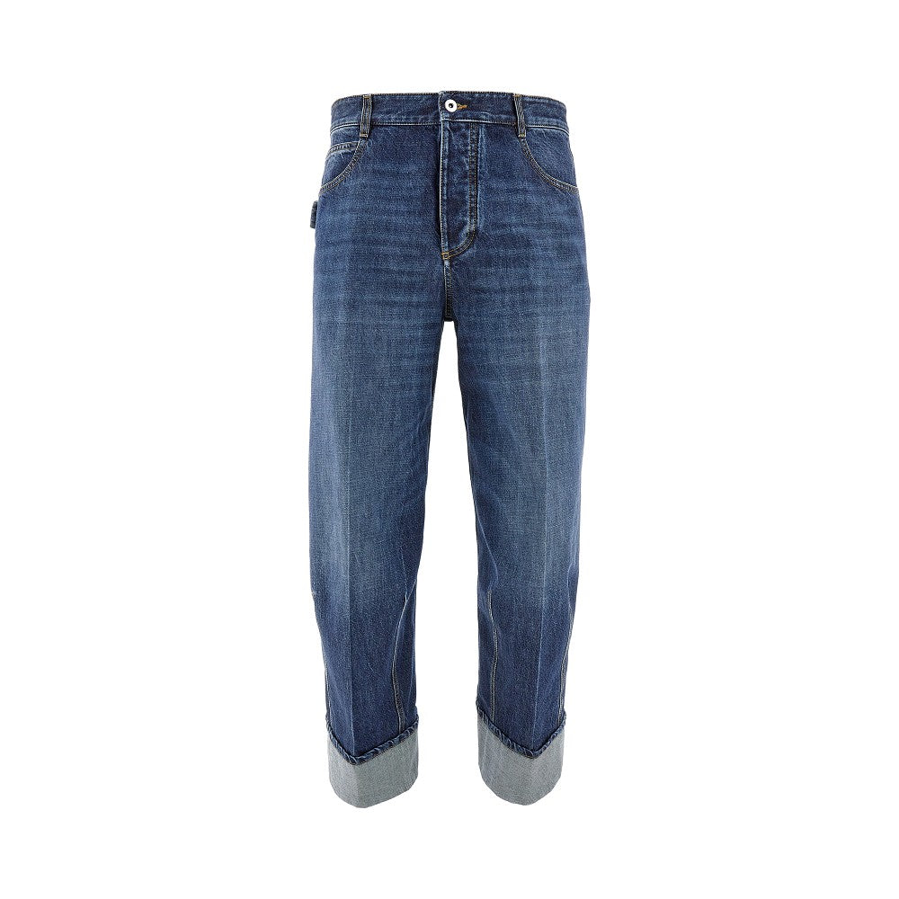 Jeans dalla linea curva con risvolto