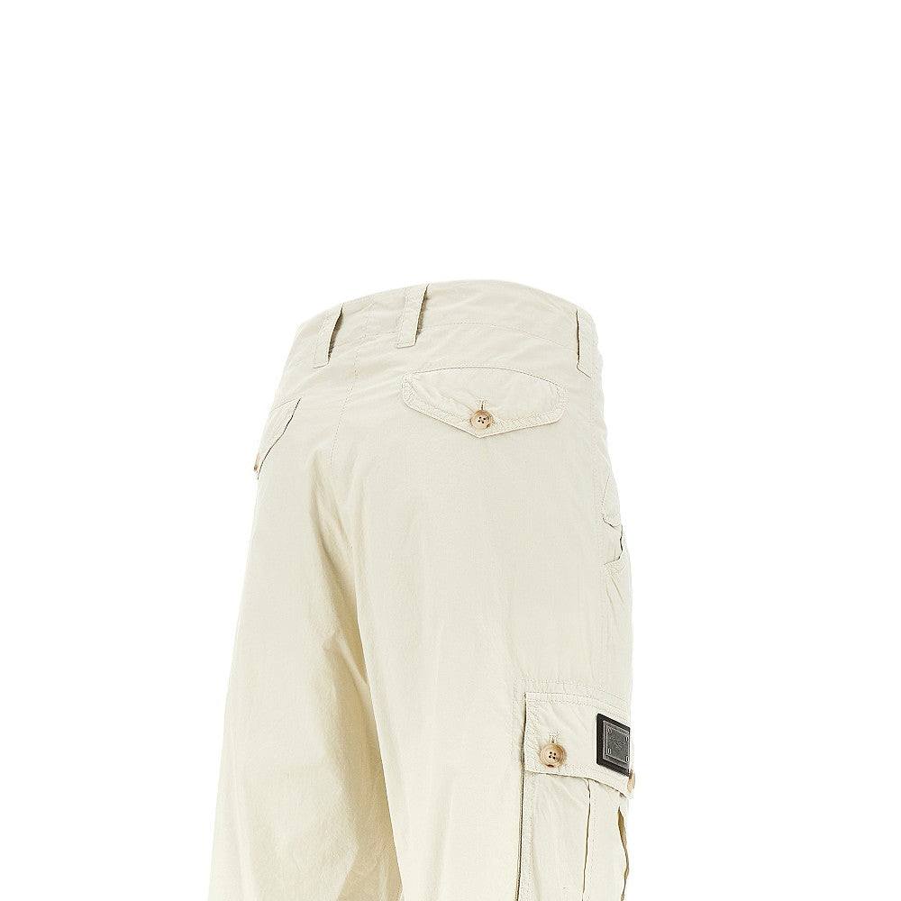 Cotton cargo pants with logo plate