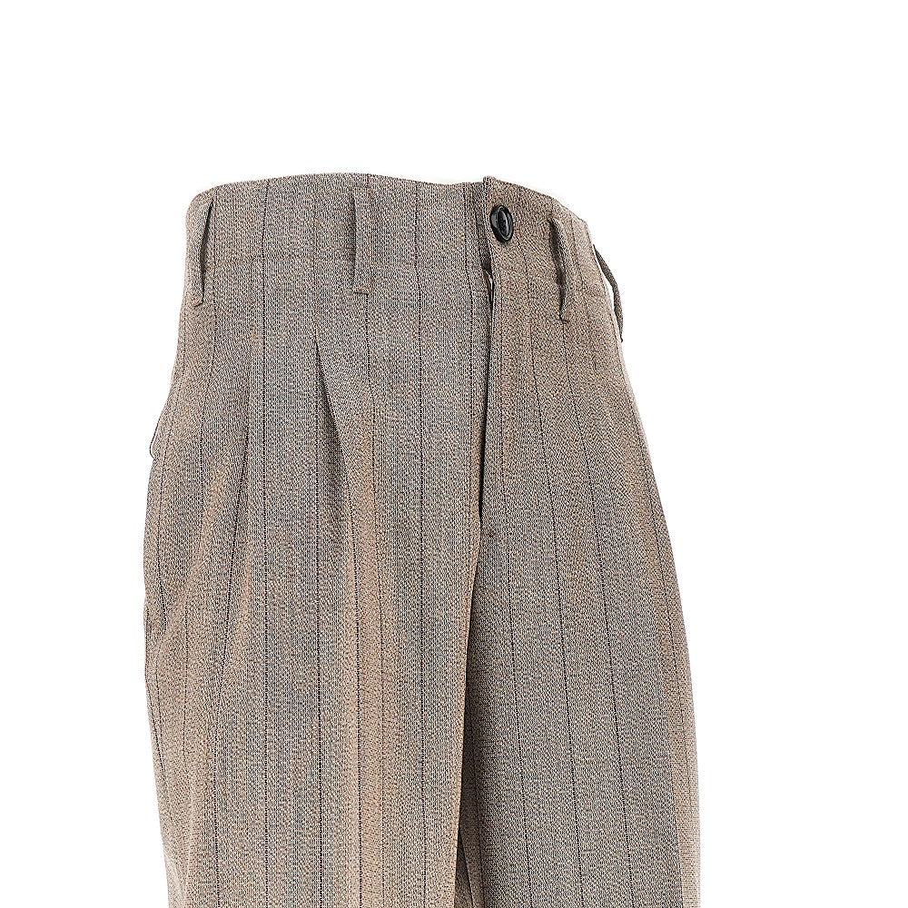 Pantalone in lana con pinces