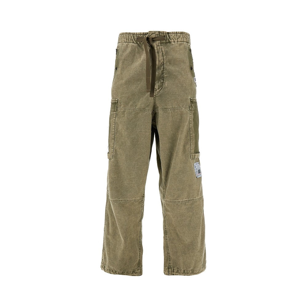 Cargo pants with cut-off details