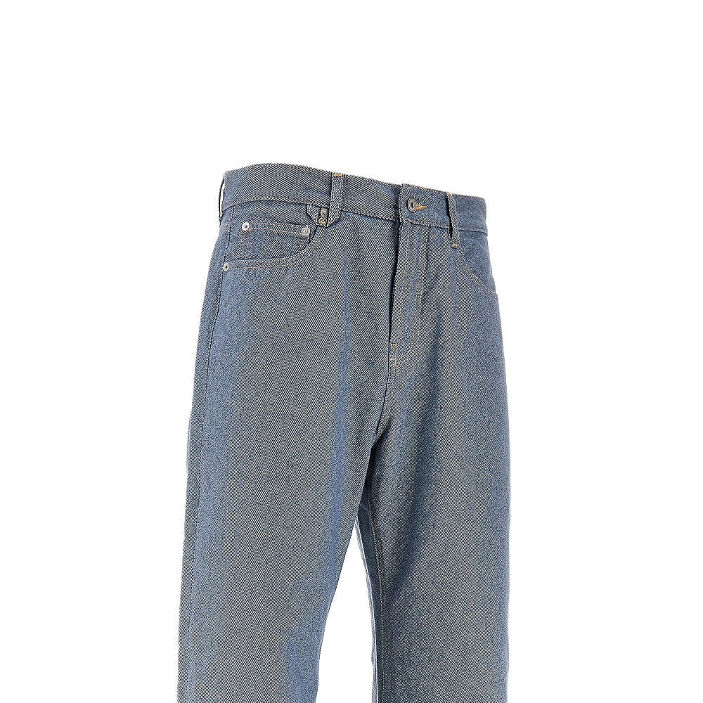 Jeans &#39;de-Nîmes&#39; dritti