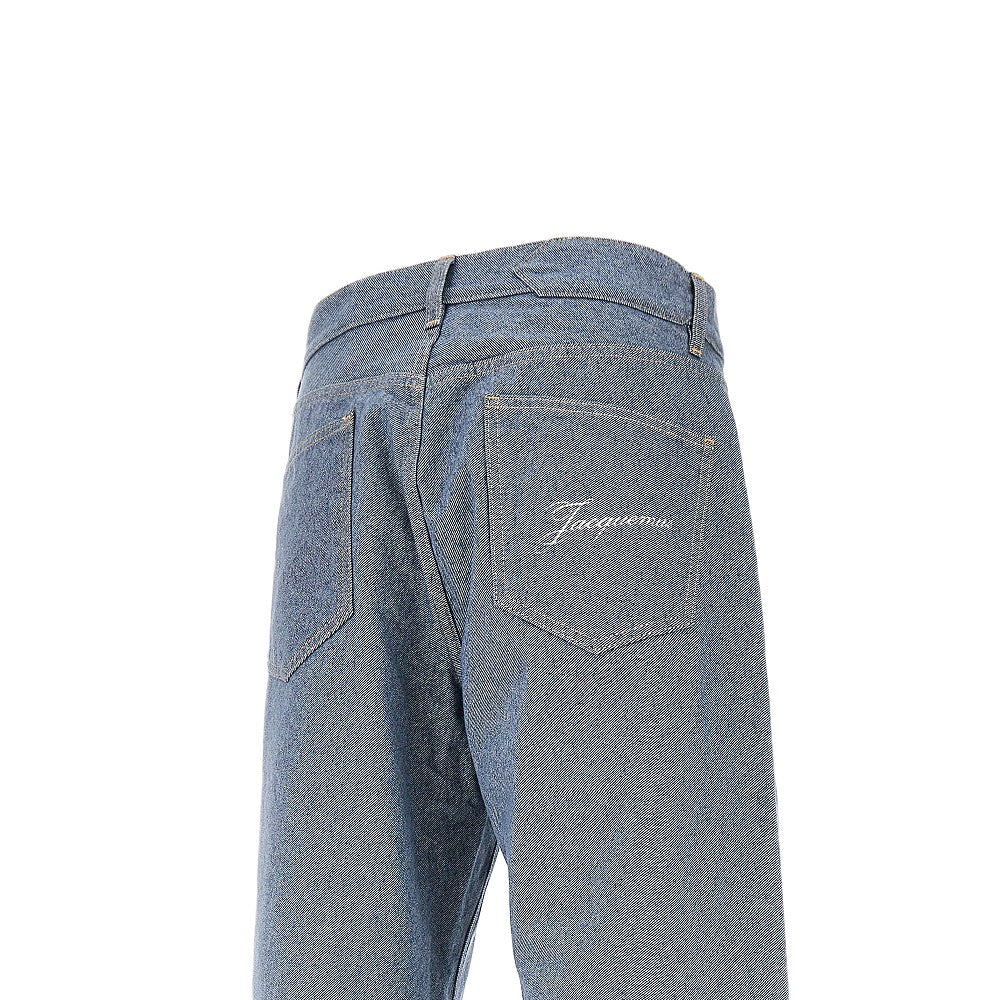 Jeans &#39;de-Nîmes&#39; dritti
