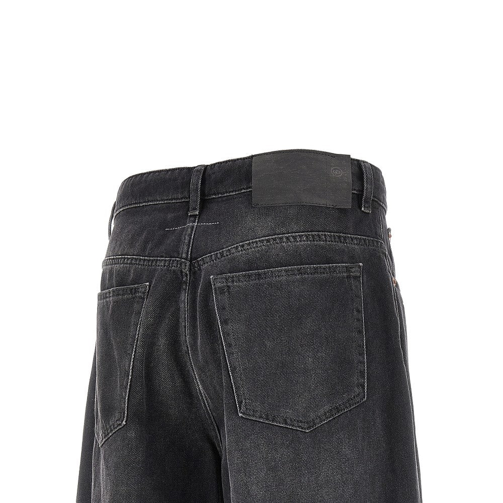 Jeans ampi con effetto macchiato