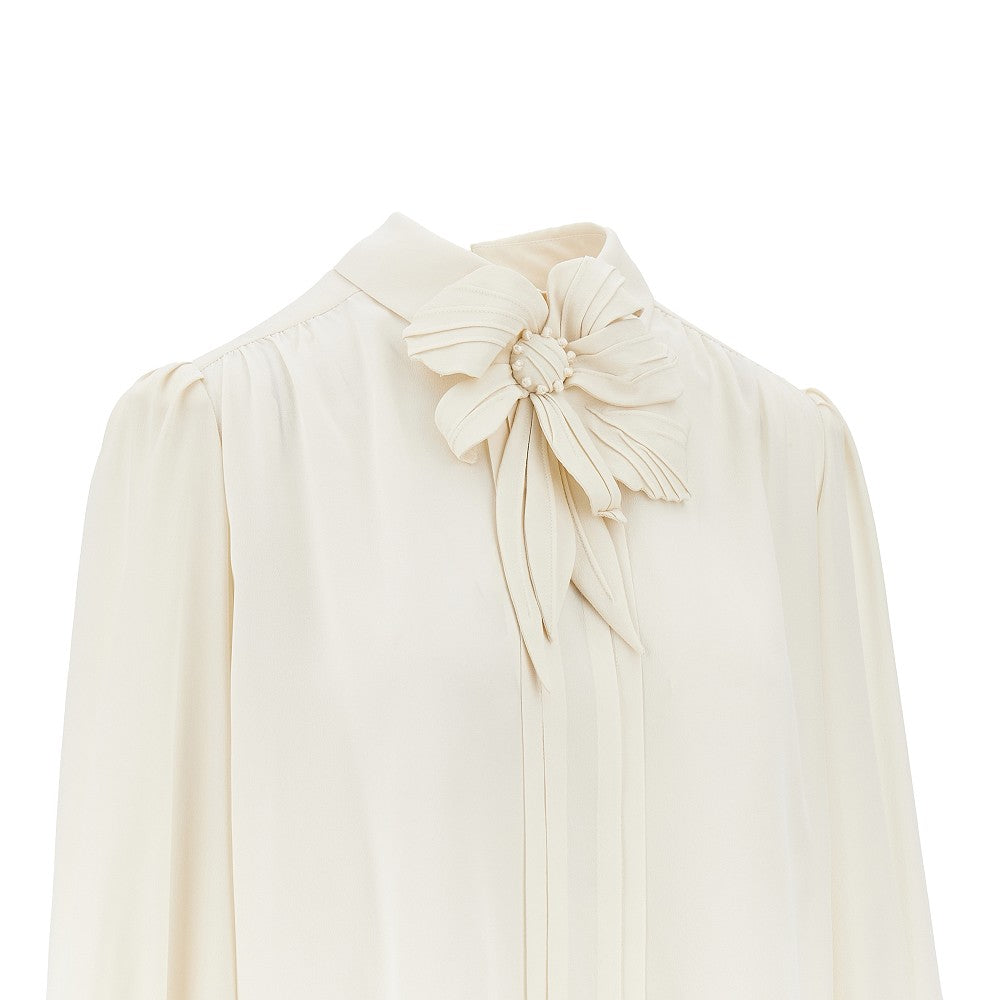 Blusa in Crepe de Chine con fiore