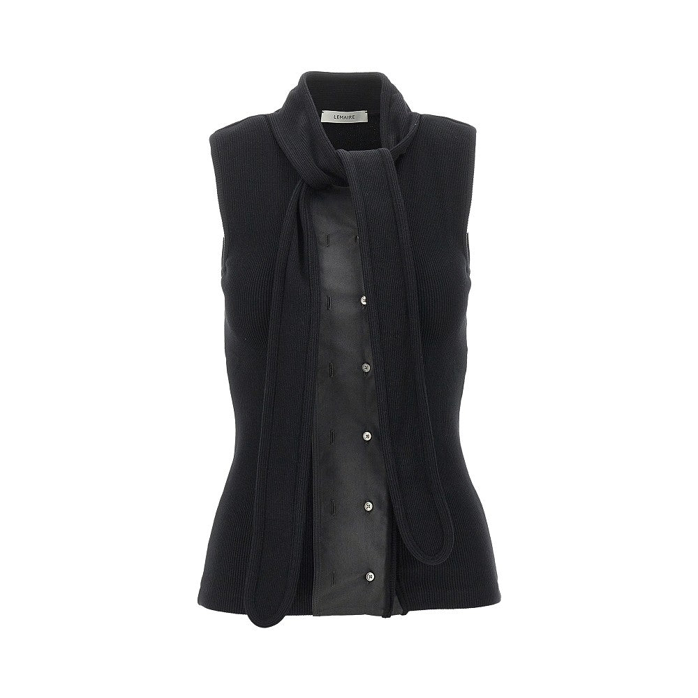 Top a costine con bottoni
