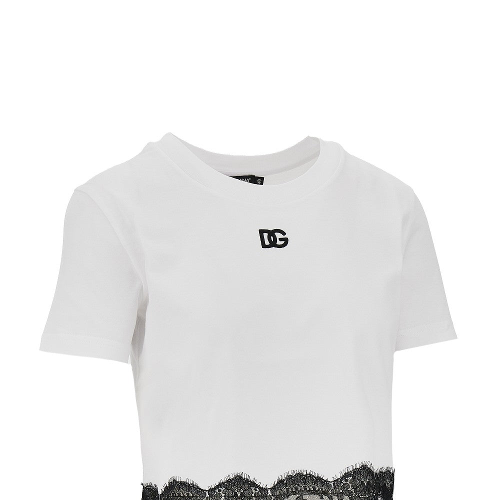T-shirt corta con orlo in pizzo