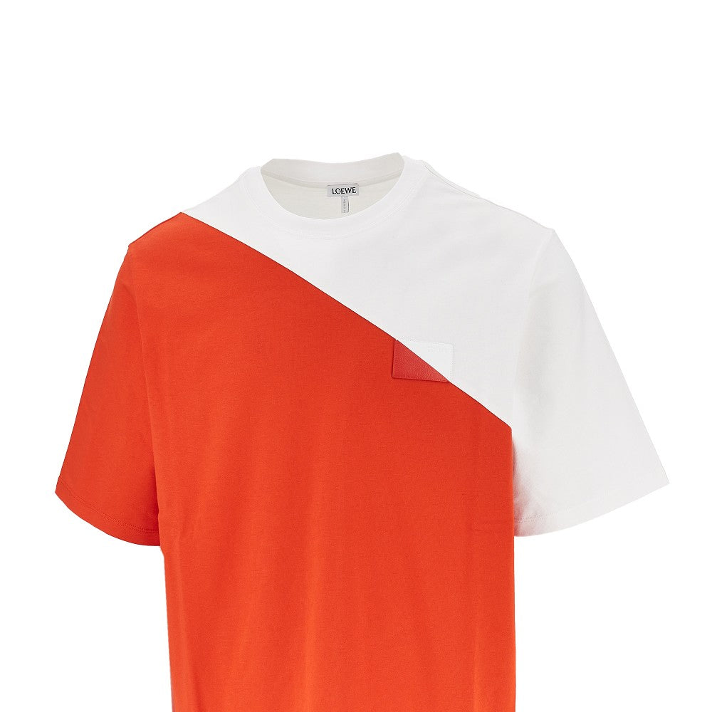 T-shirt in cotone con patch logo