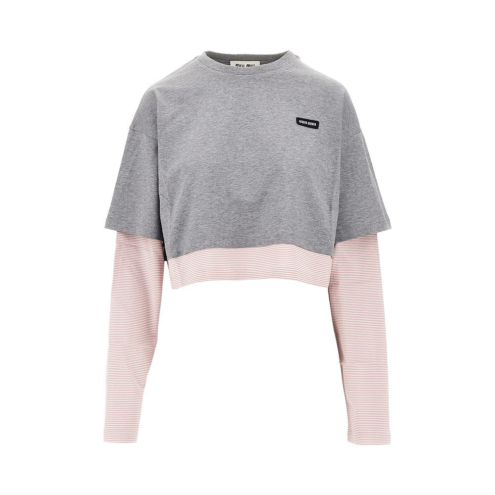 T-shirt cropped con effetto layering