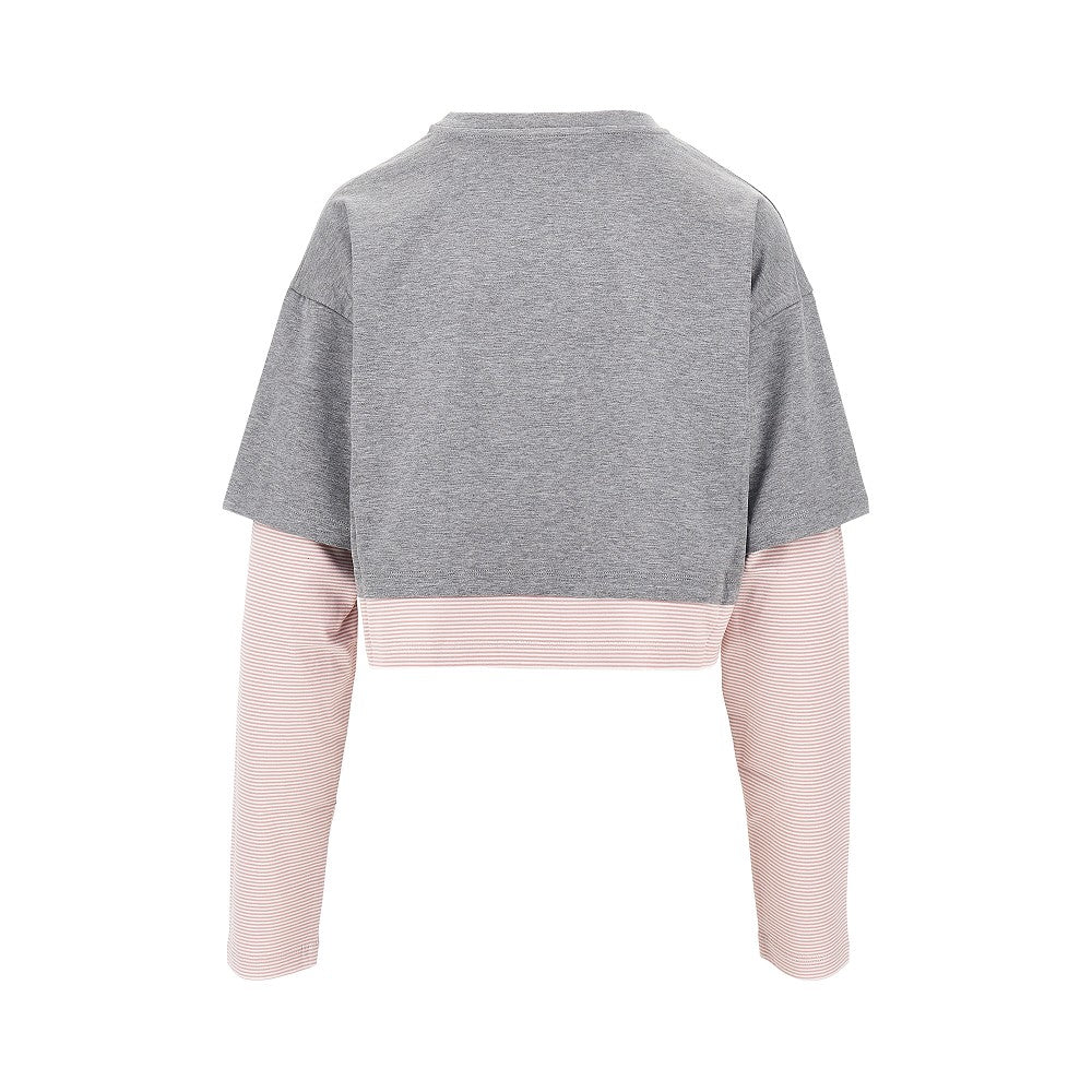 T-shirt cropped con effetto layering