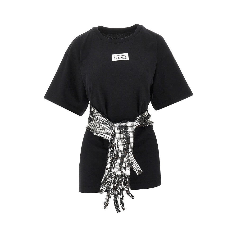 T-shirt with metallized gloves