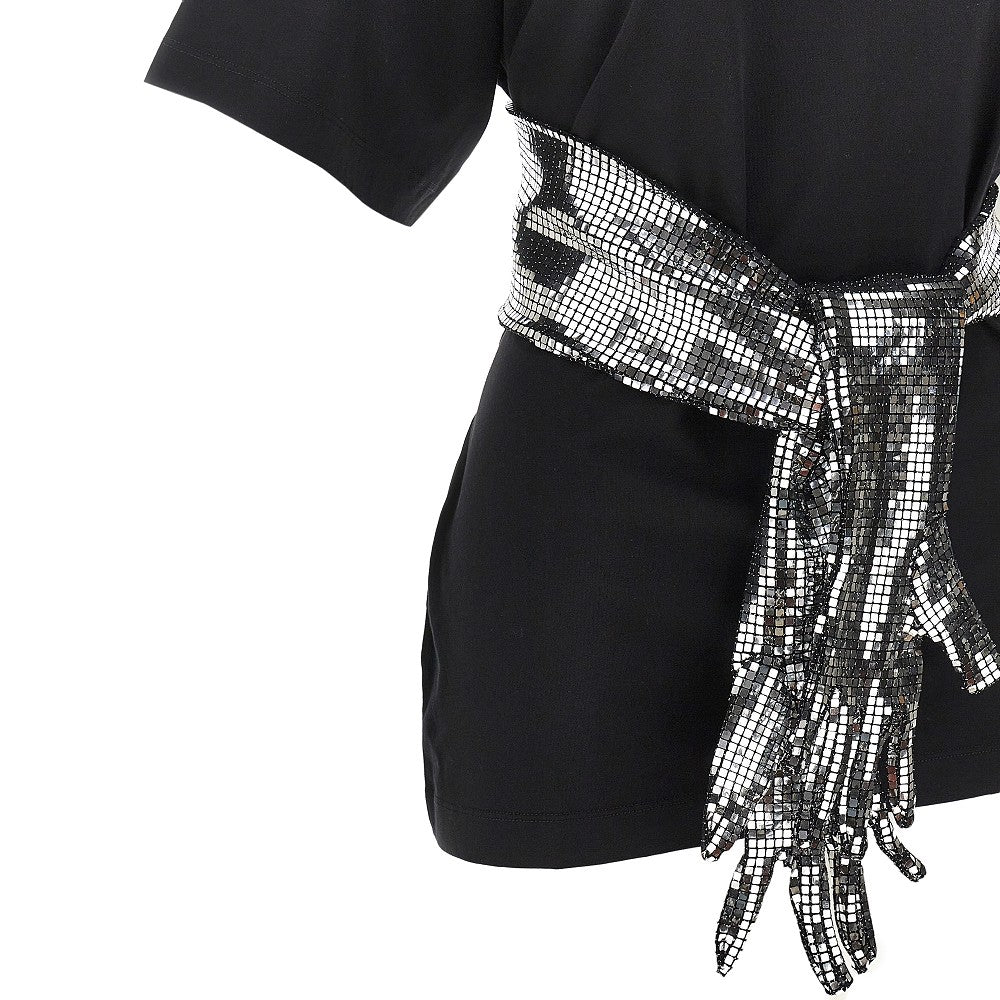 T-shirt with metallized gloves
