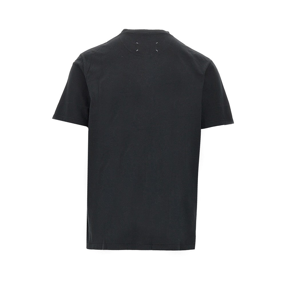 T-shirt con nastro adesivo