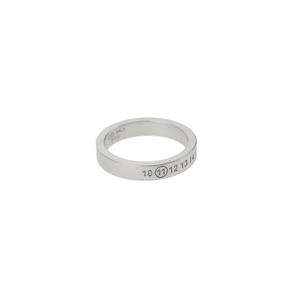 Anello con logo Numeric inciso