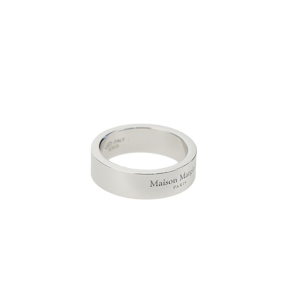 Anello con logo inciso
