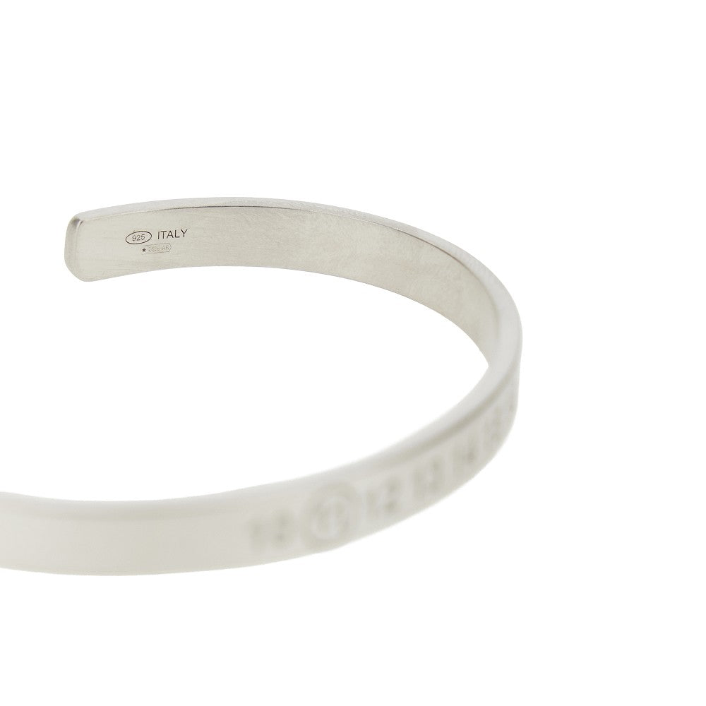 Bracciale con logo inciso