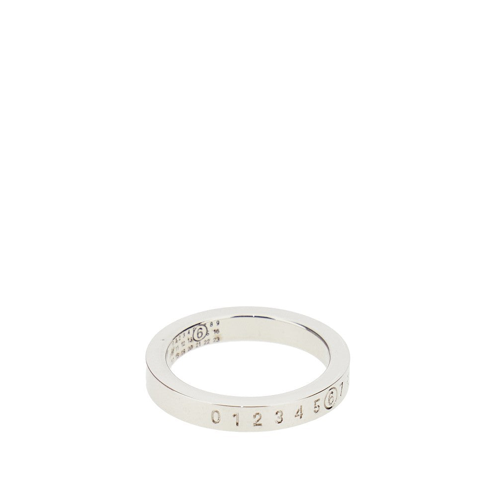 Anello con logo inciso