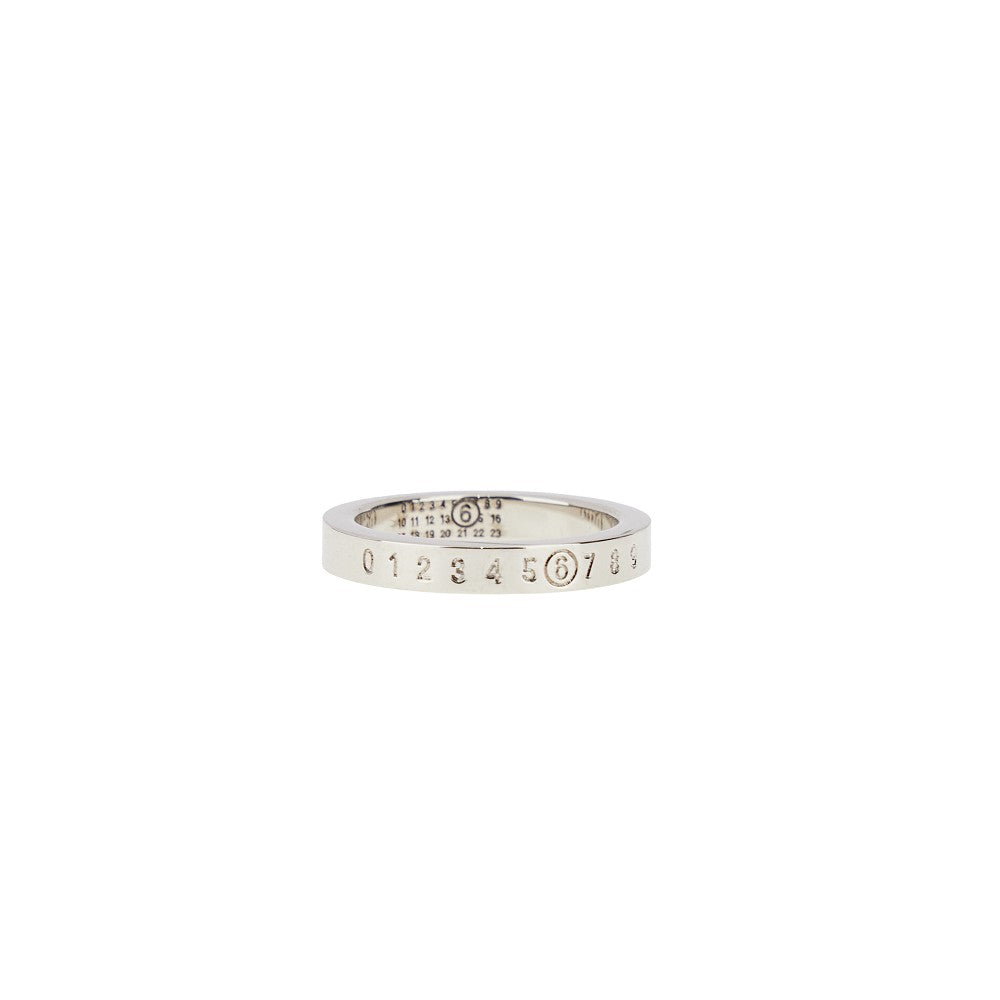 Anello con logo inciso