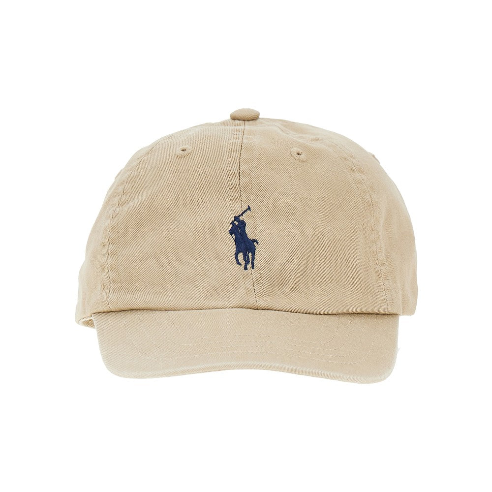 Baseball cap with logo embroidery