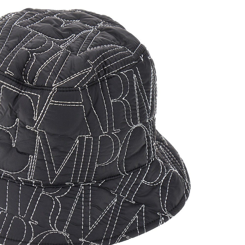 Cappello bucket con logo impunturato