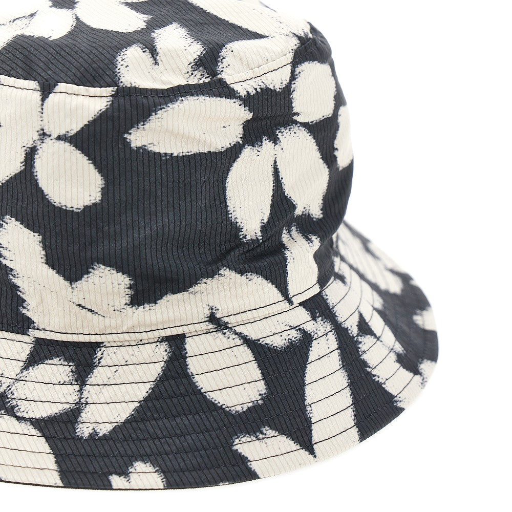 Reversible bucket hat