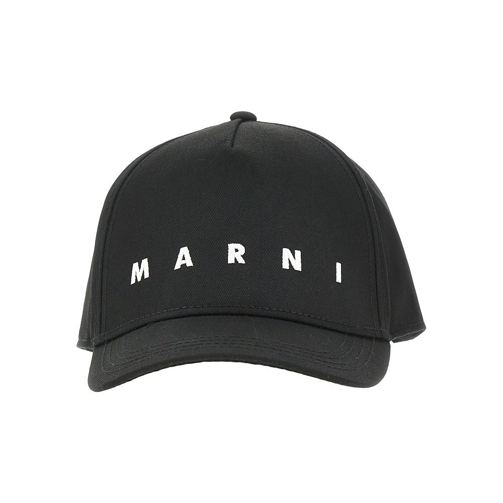 Baseball cap with logo embroidery
