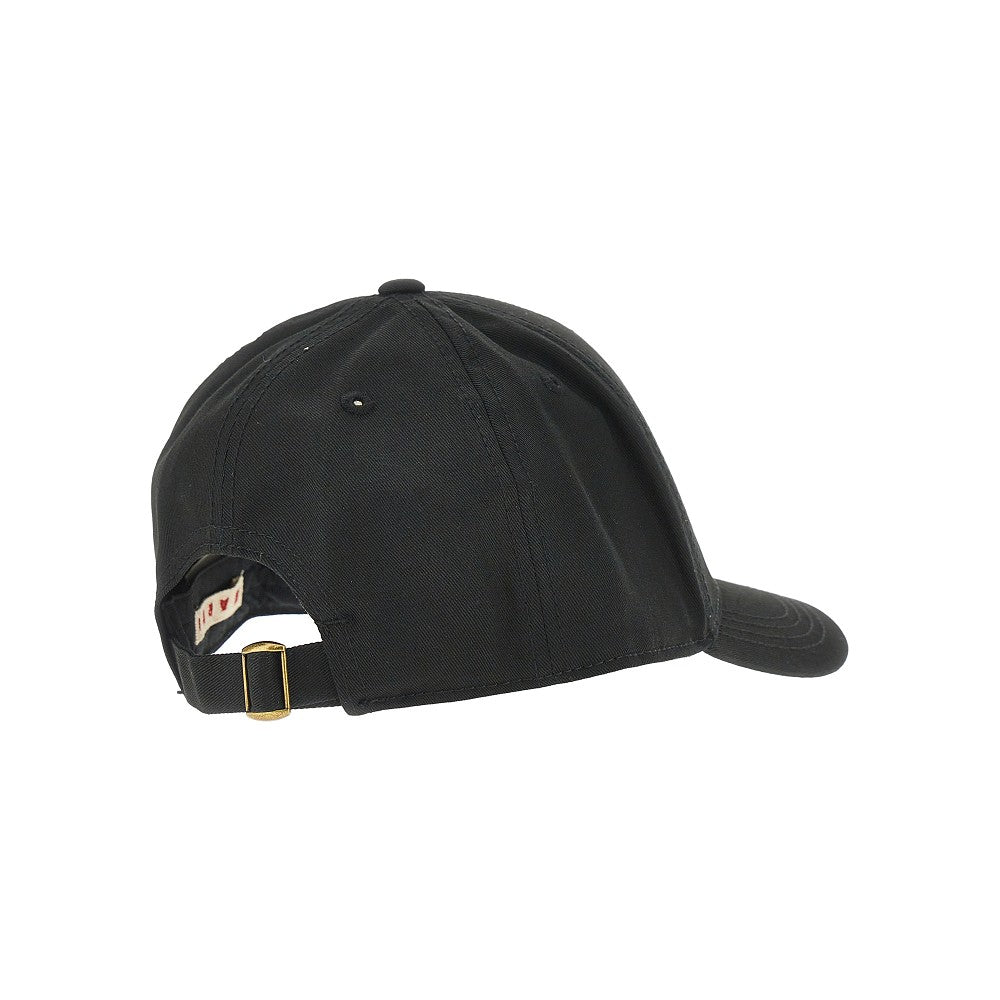 Baseball cap with logo embroidery
