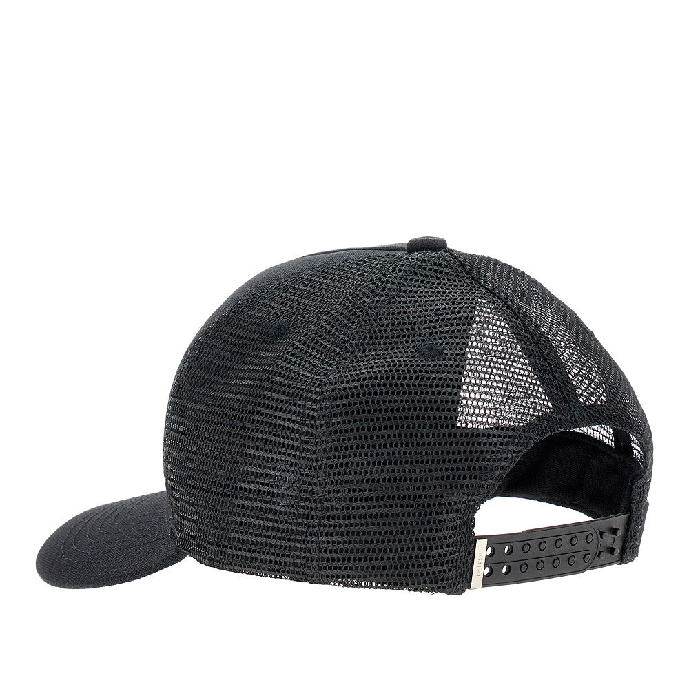 Cappello trucker con logo ricamato