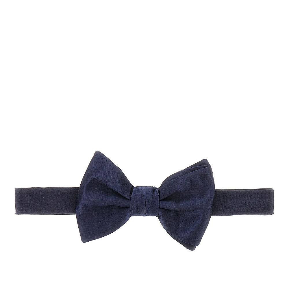 Silk bow tie
