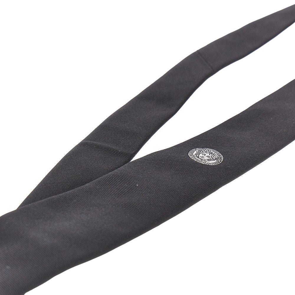 Silk necktie