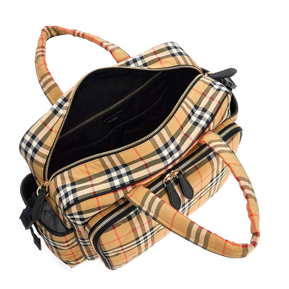 Check Econyl changing bag