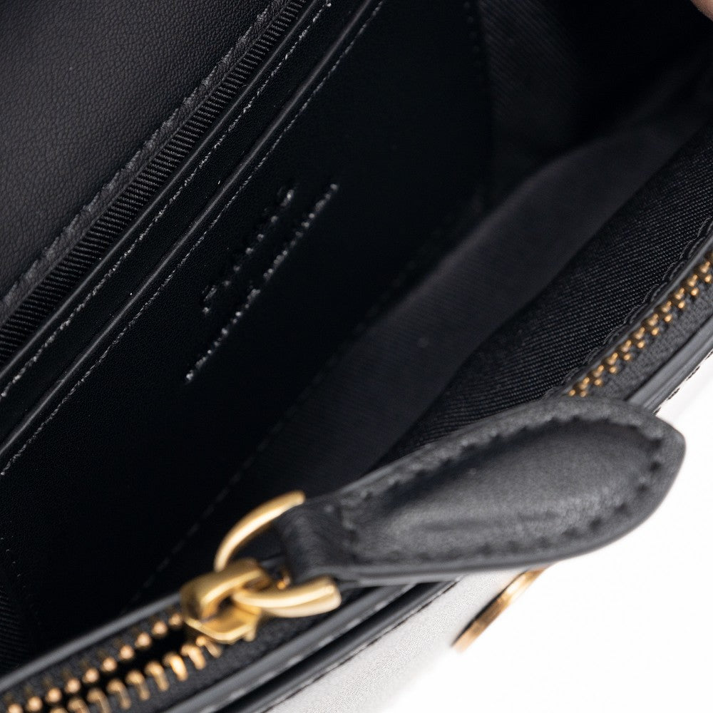 Love One Pocket clutch with chain