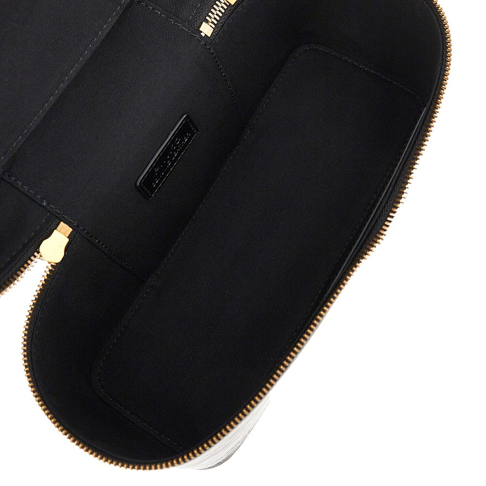 Shiny leather vanity case