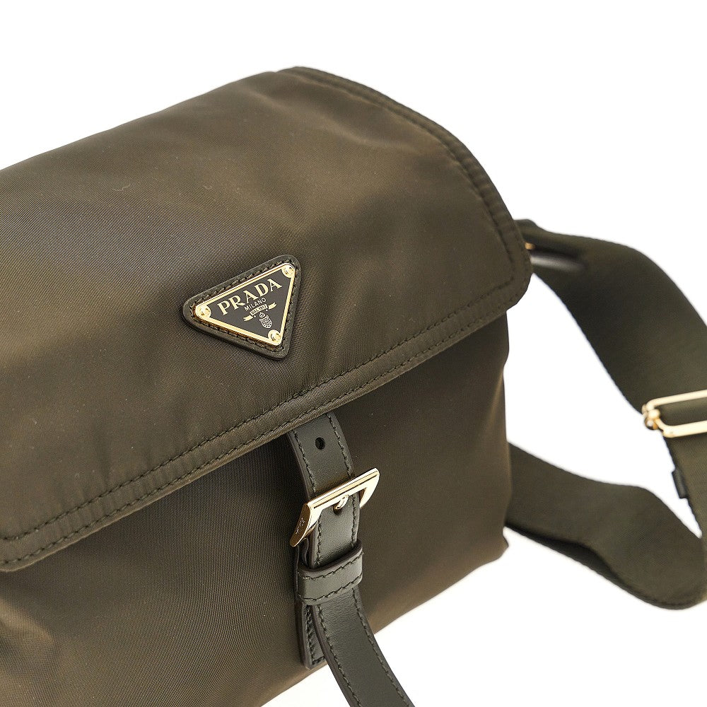 Borsa 'Prada Explore' media in Re-Nylon