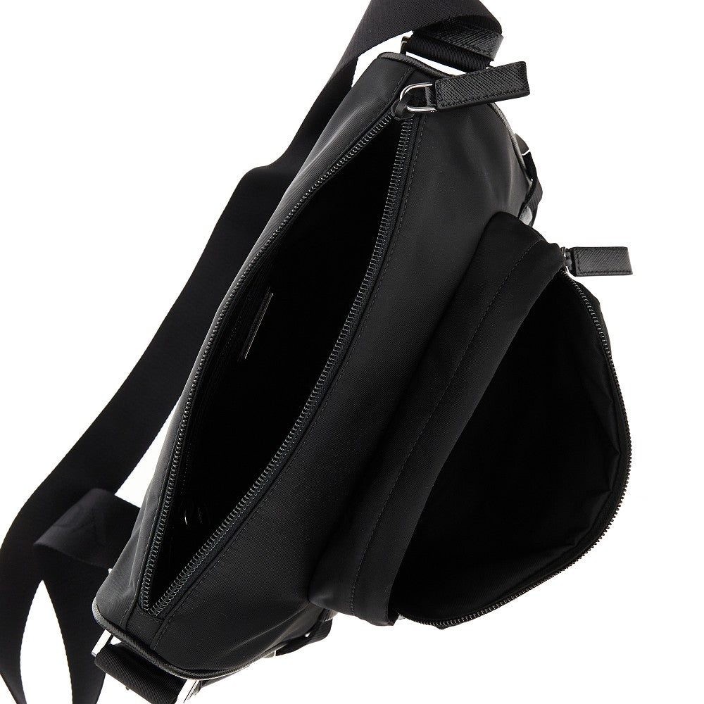 Borsa a tracolla media in Re-Nylon