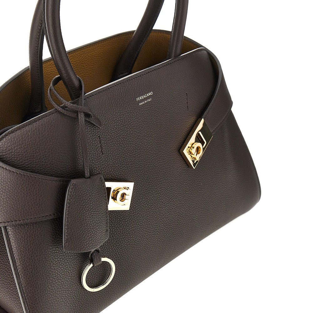 'Hug' grained leather bag