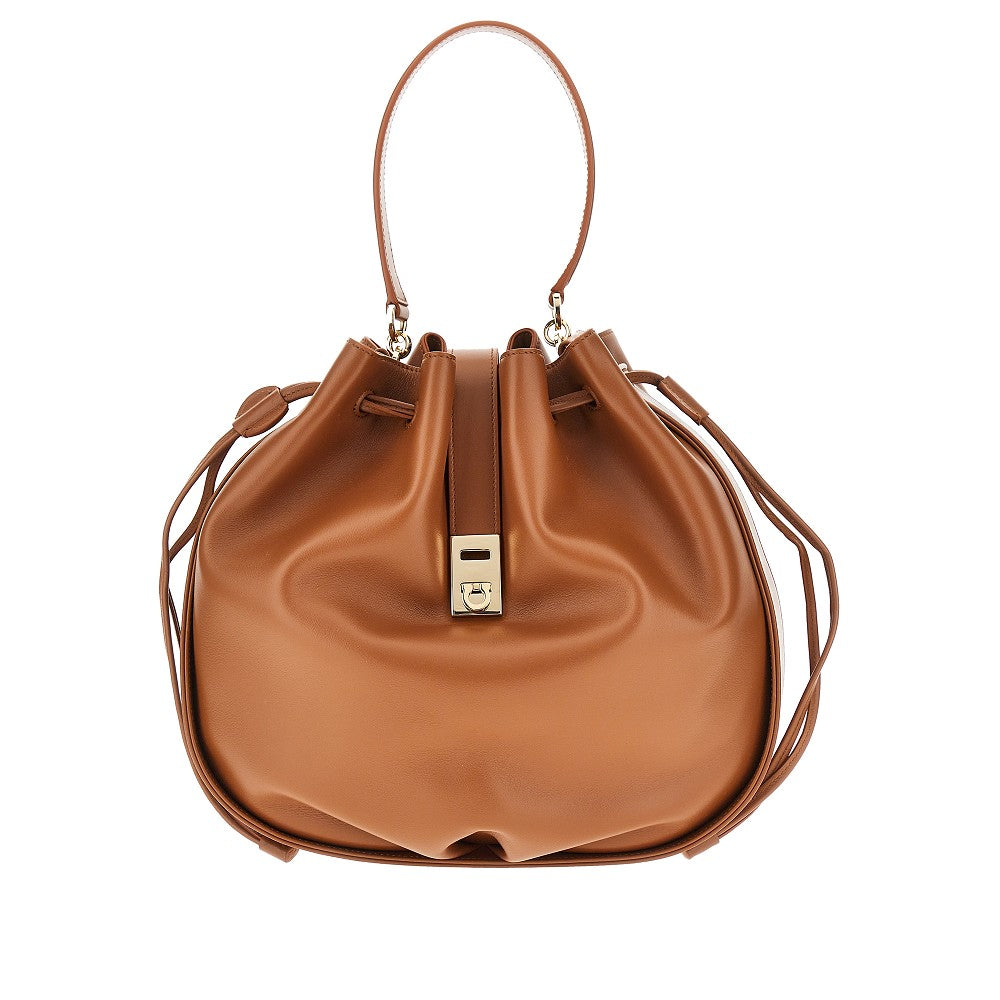Borsa a secchiello 'Hug' in pelle