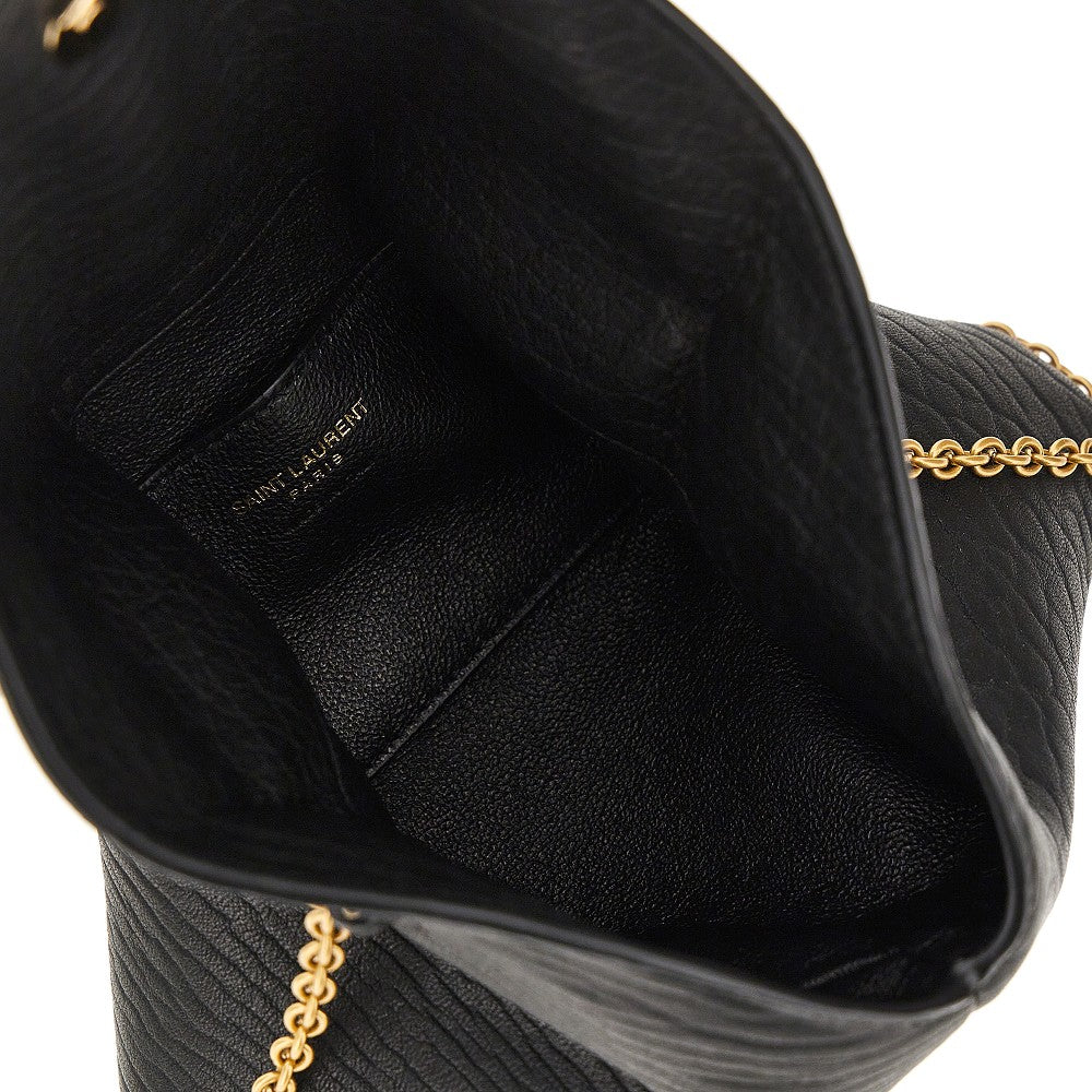 Wrinkled leather pouch with chain