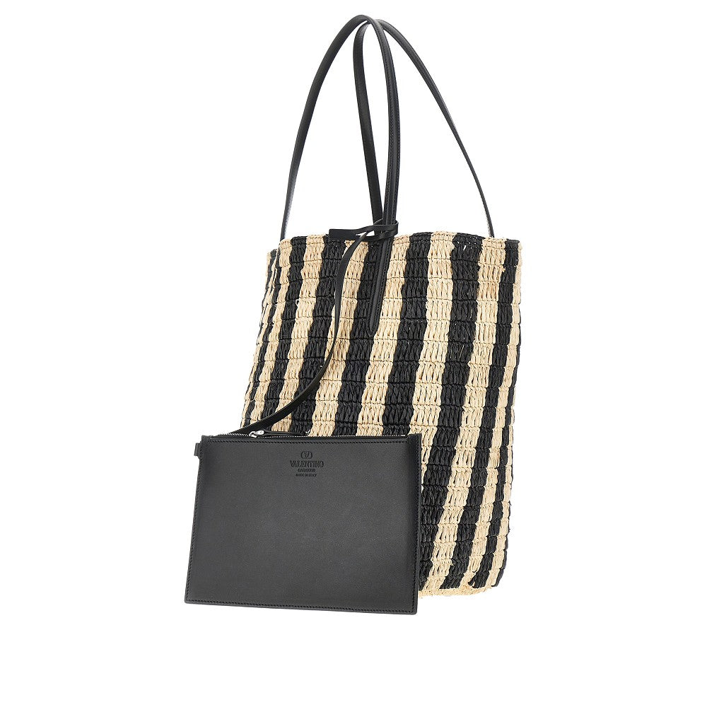 VLogo Signature patch raffia shopping bag