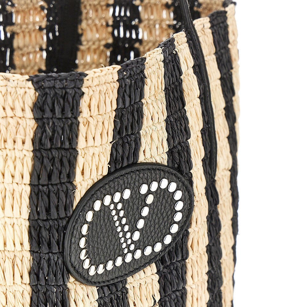 VLogo Signature patch raffia shopping bag