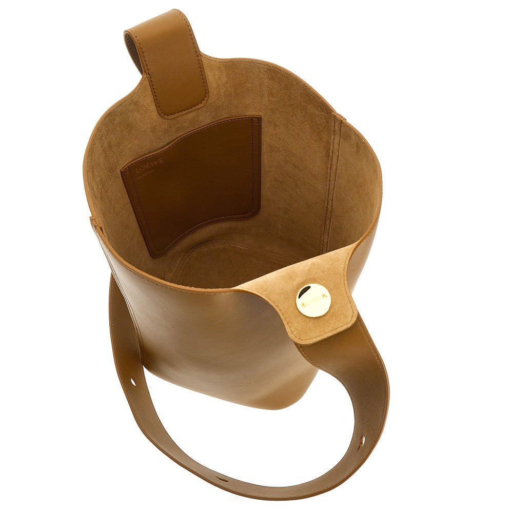 Borsa Pebble Bucket media in pelle