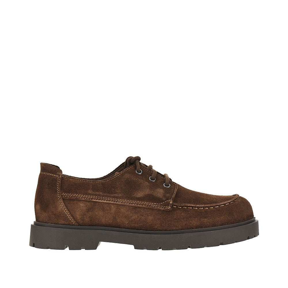 Stringate in suede