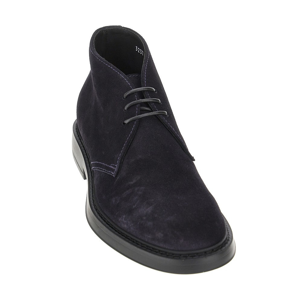 Stringate in pelle scamosciata